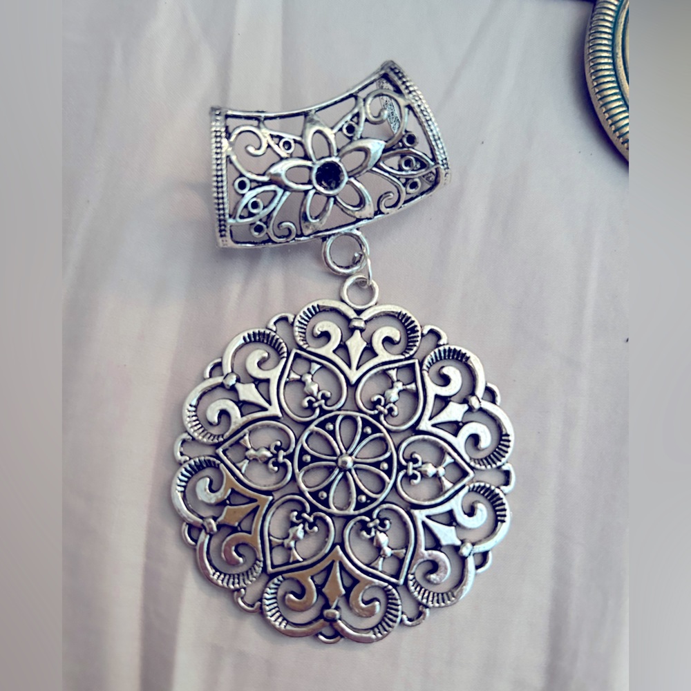 Scarf brooch